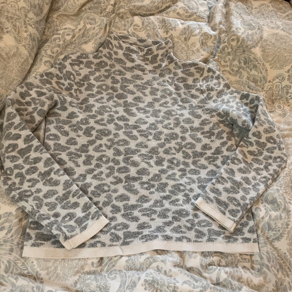 Ann Taylor LOFT cheetah print sweater sz L